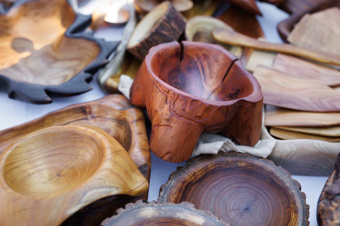Unusual Handmade Wooden Tableware At A Street Fair RDGJDXH