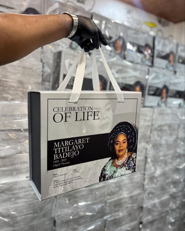 Durable Paper Bags for Businesses & Special Occasions - Image 2